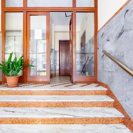Beatrice Apartment *