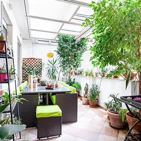 Beatrice Apartment *